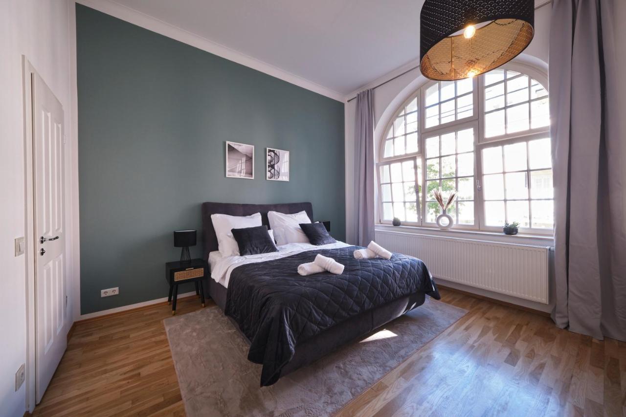 Historisches Deluxe Apartment Im Marianum Neuss Exterior foto